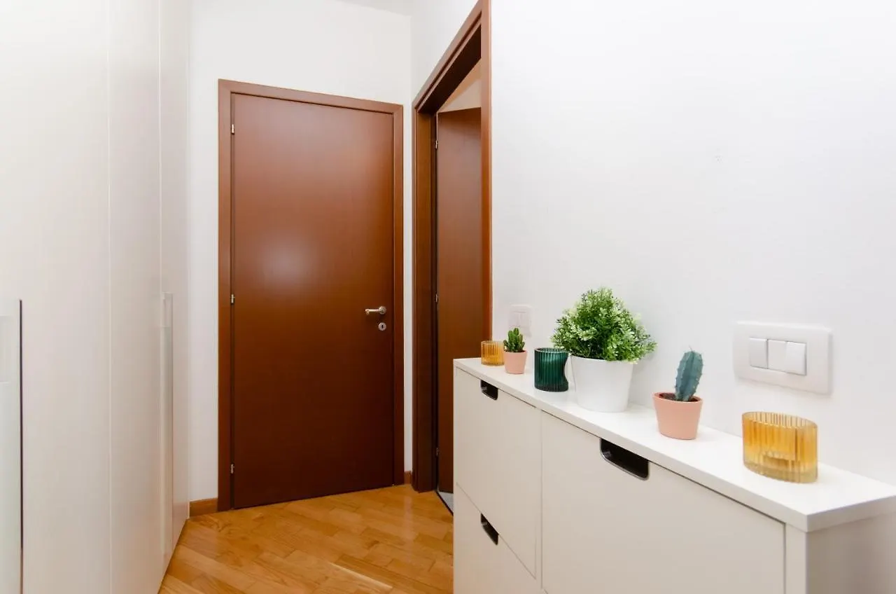 Vivimihome - Bilo A 5 Minuti Da San Siro Con Garage Милан 0*,